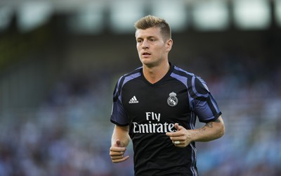 幻影体育精华-乌克兰队门将扑点成英雄